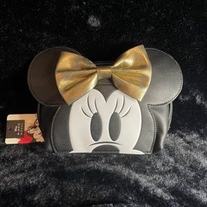 NWT Bioworld Minnie Mouse Cosmetic Bag